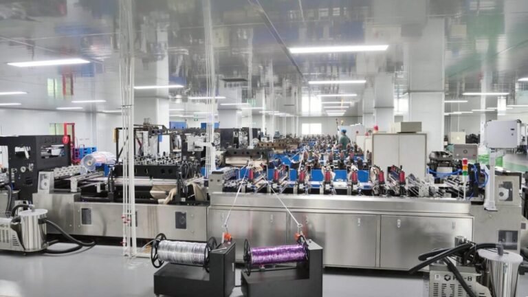 Solvent-free lamination machine for flexible packaging film