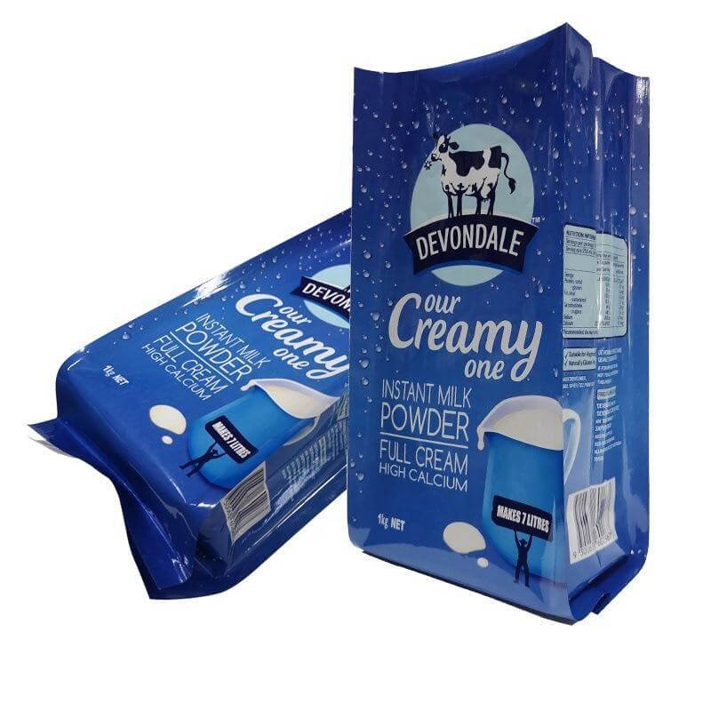 Side gusset candy packaging bag expandable for larger volume